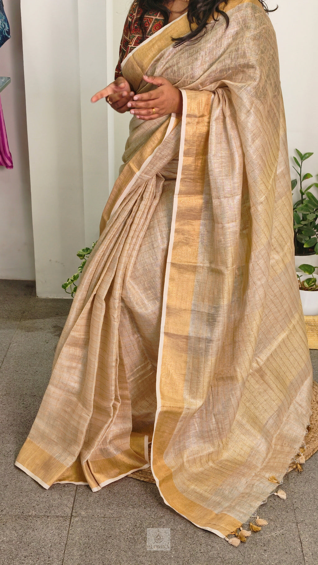 Linen saree with ivory kasavu finish