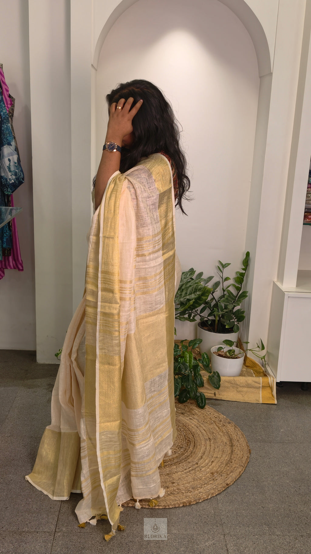 Linen saree with cream kasavu finish