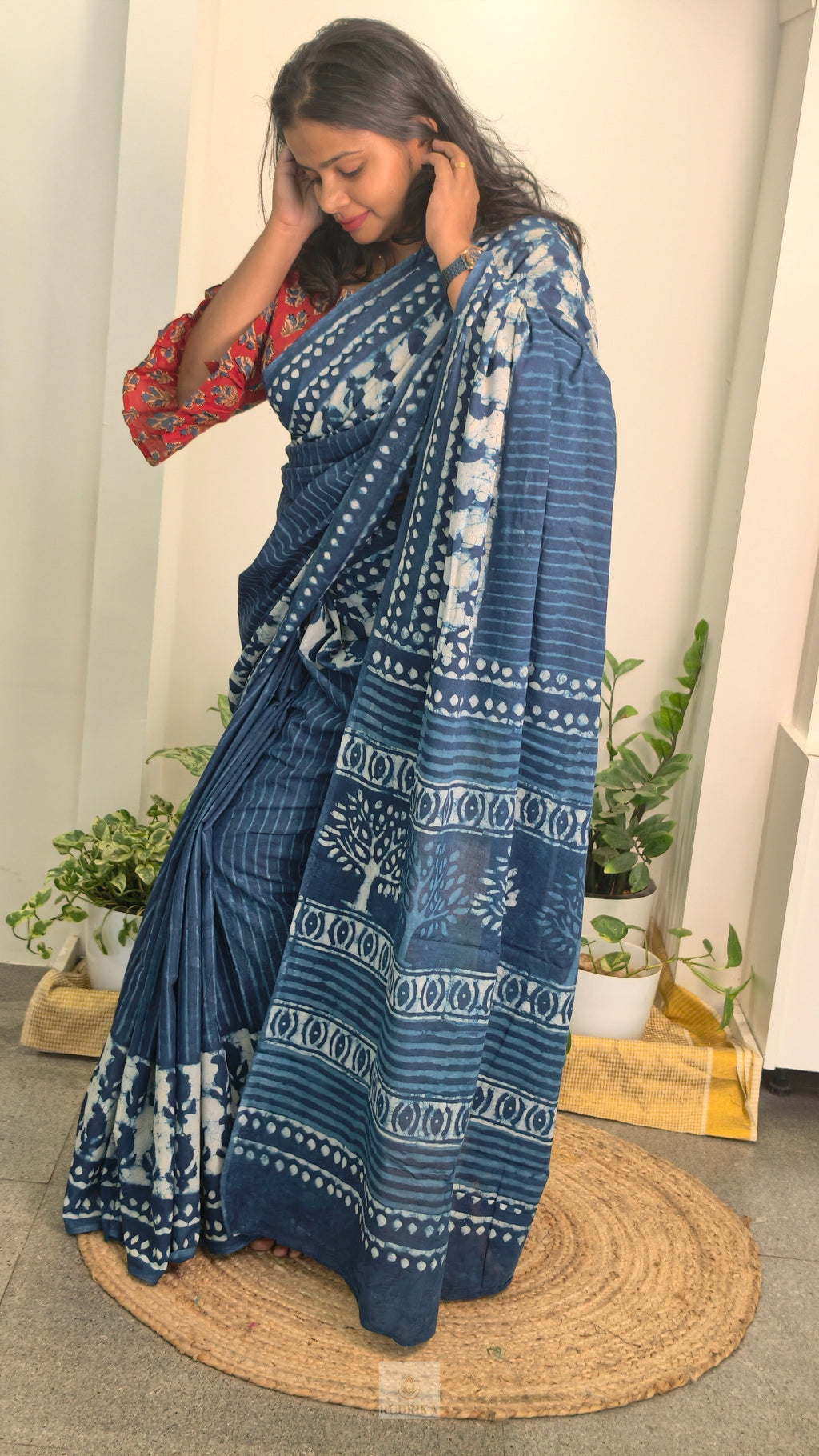 Soft cotton saree - indigo and paisley