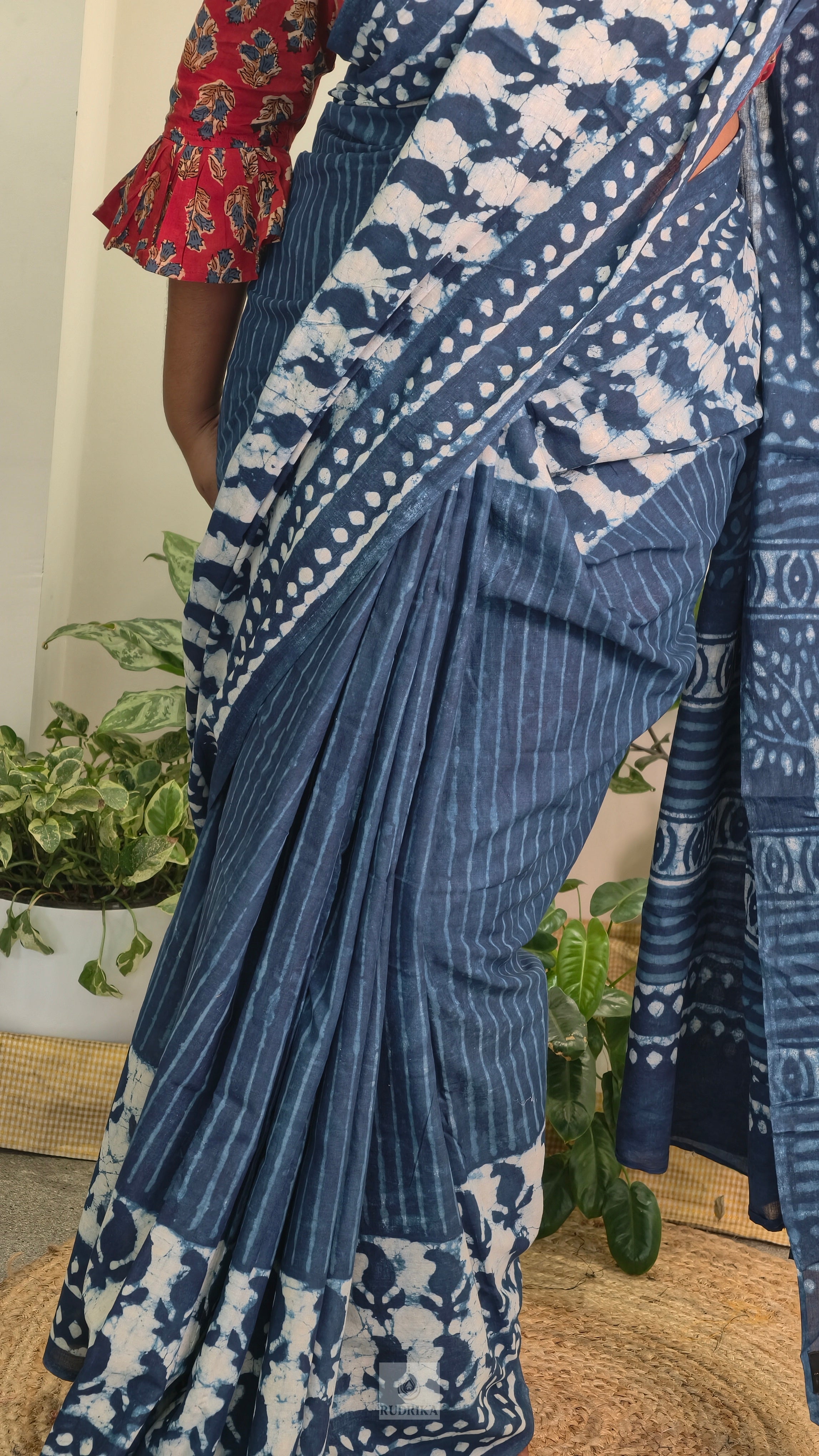 Soft cotton saree - indigo and paisley