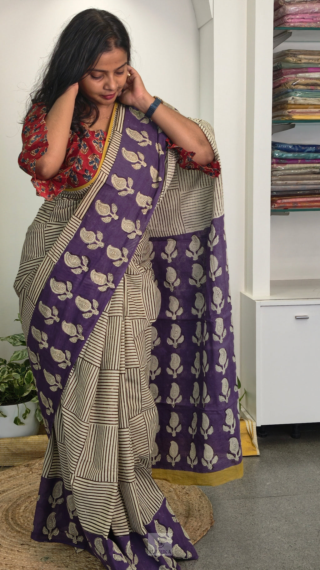 Soft cotton saree - violet paisley border