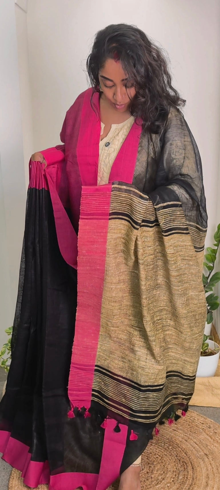 Linen saree - black with fuschia pink border