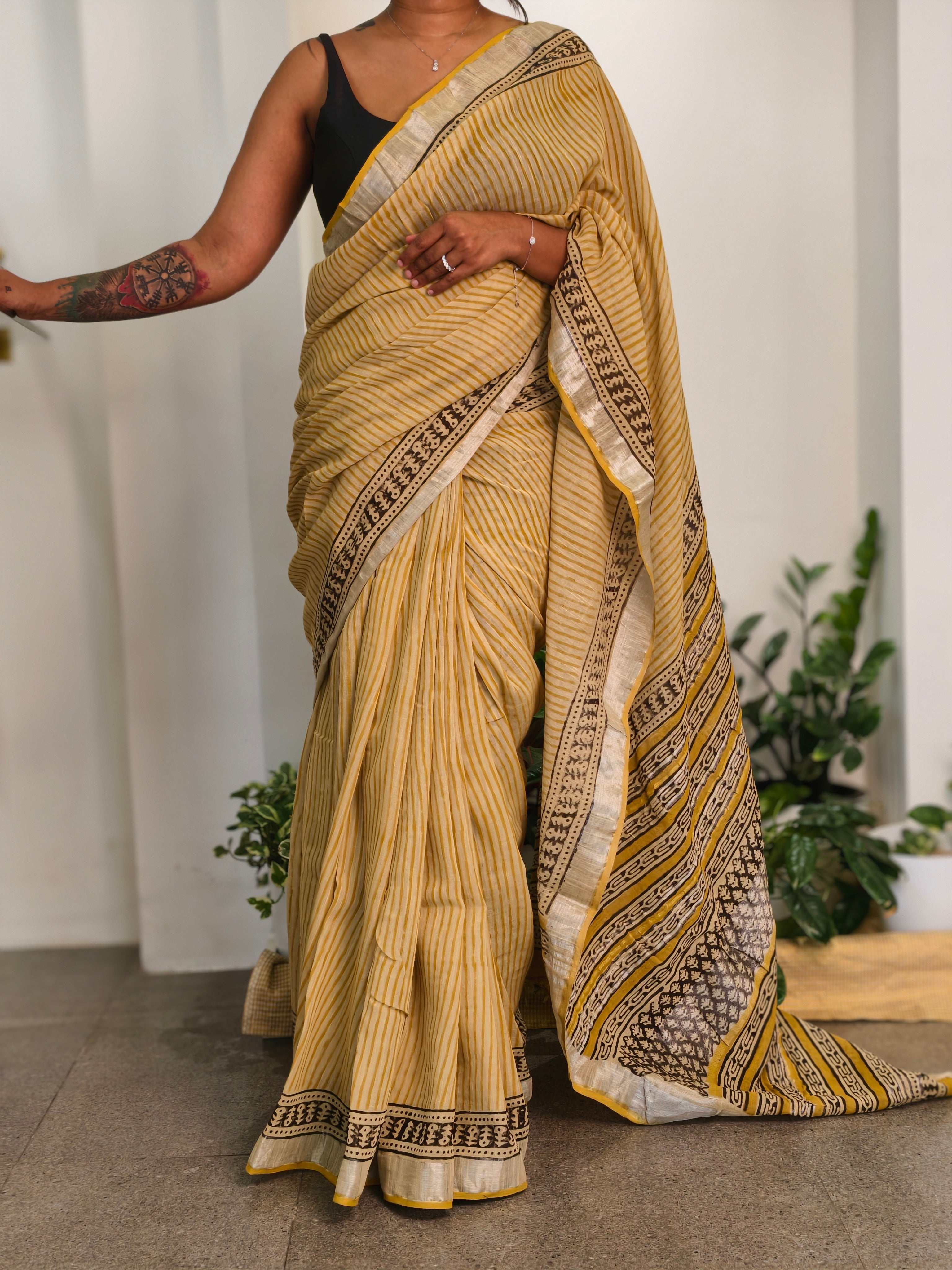 Linen Pattern Saree