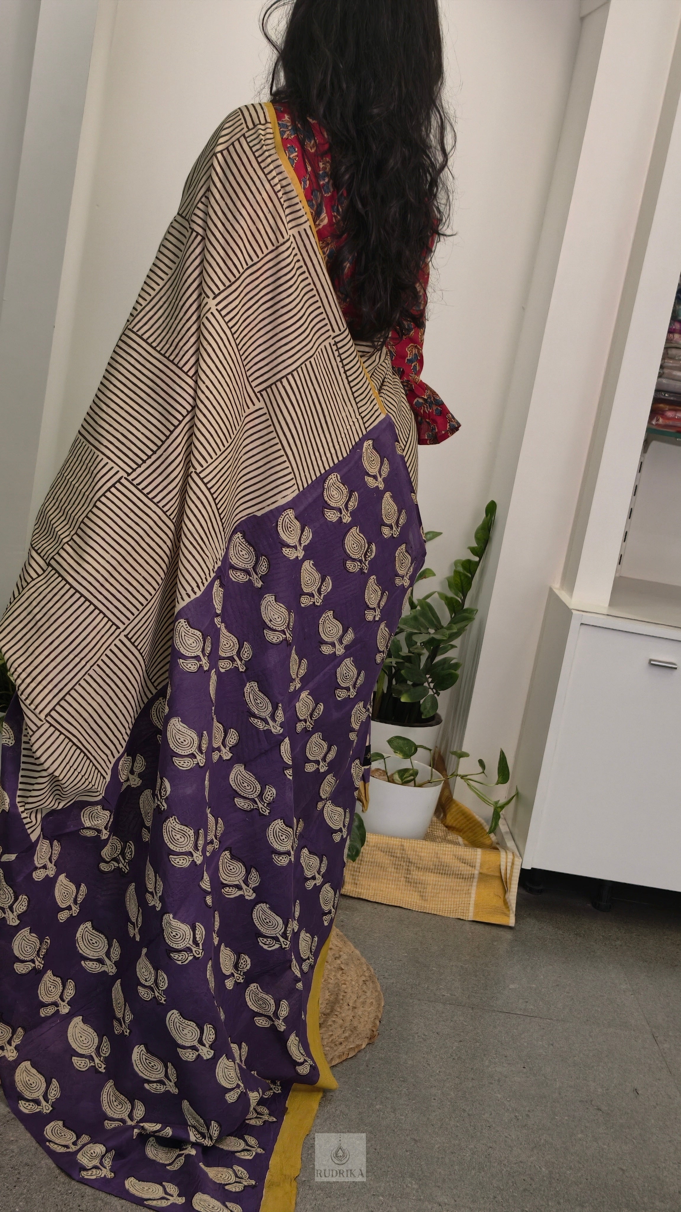 Soft cotton saree - violet paisley border