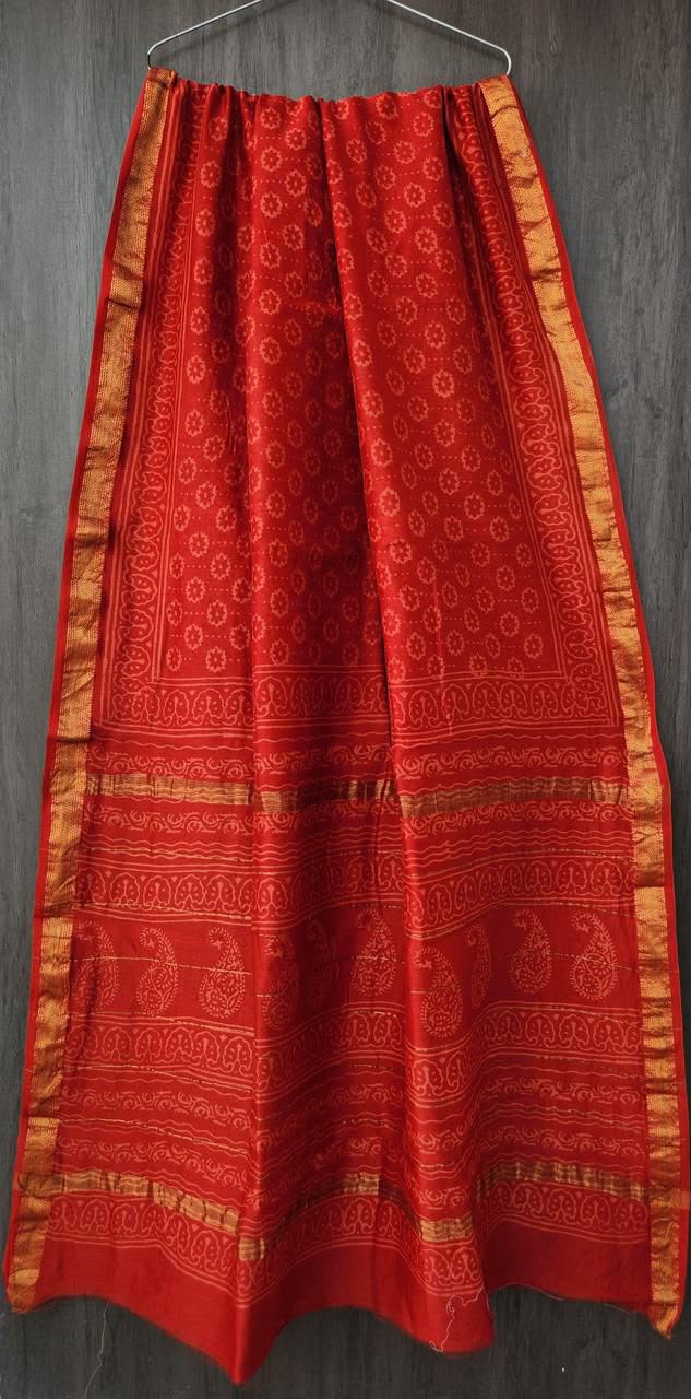 Maheshwari Silk Handloom Saree - Floral Butis