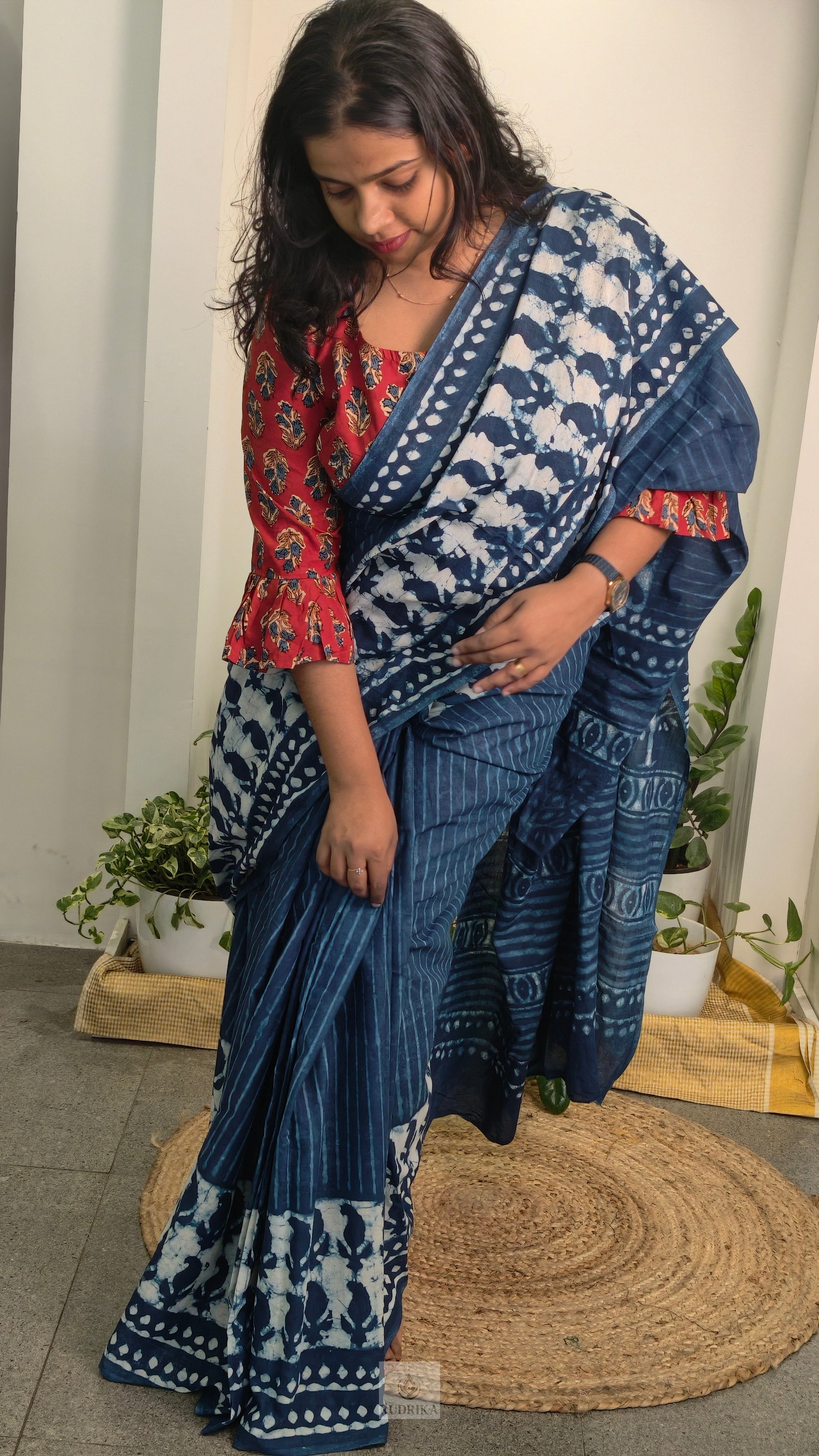 Soft cotton saree - indigo and paisley