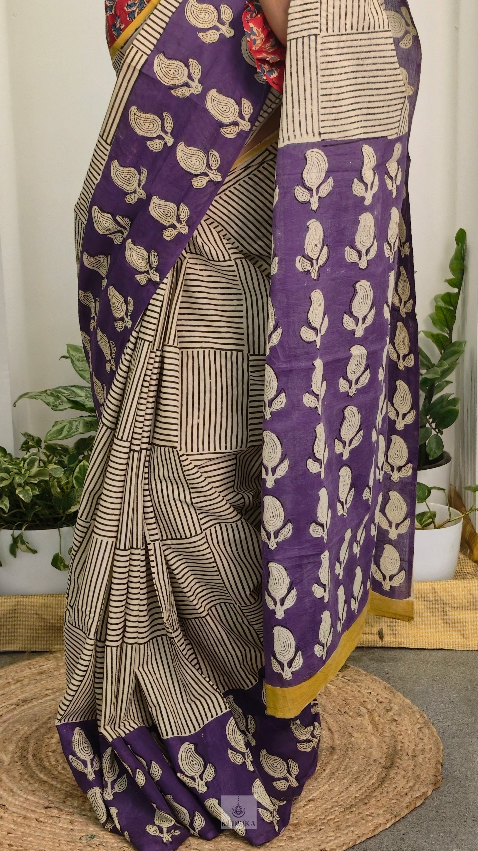 Soft cotton saree - violet paisley border