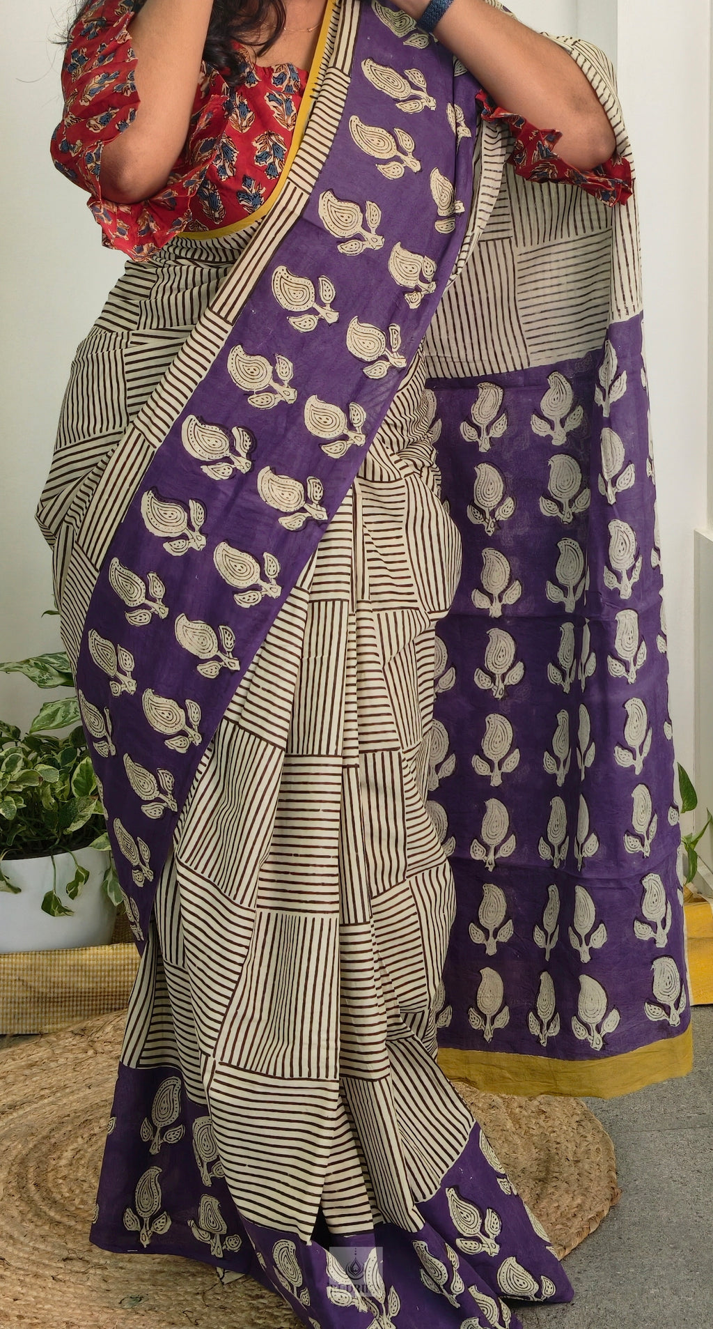 Soft cotton saree - violet paisley border