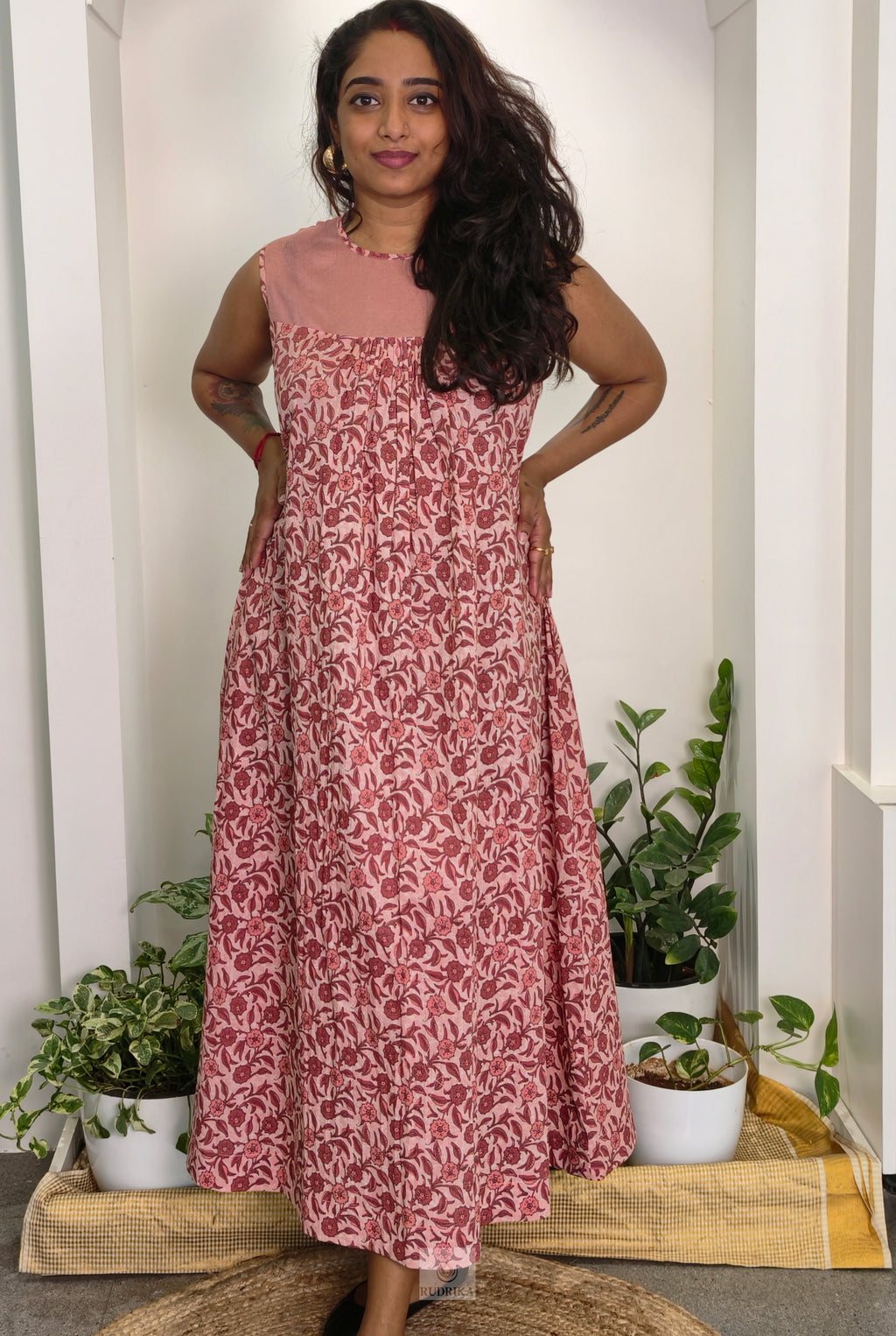 Maxi dress in dusky pink