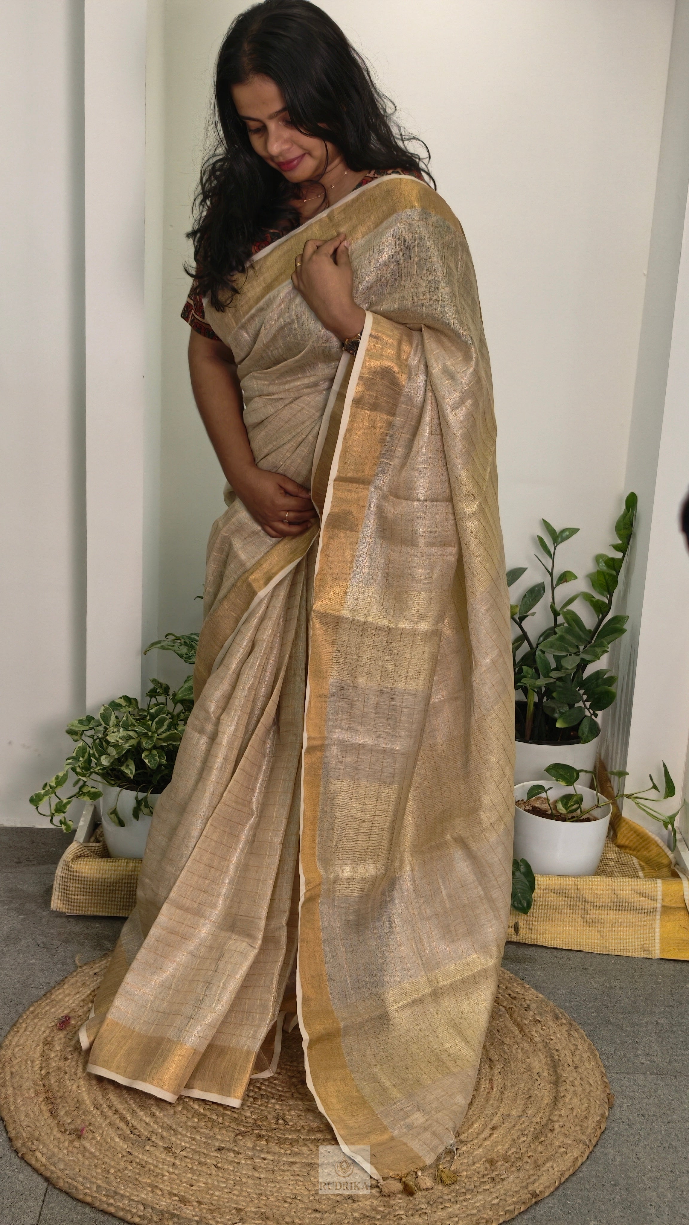 Linen saree with ivory kasavu finish