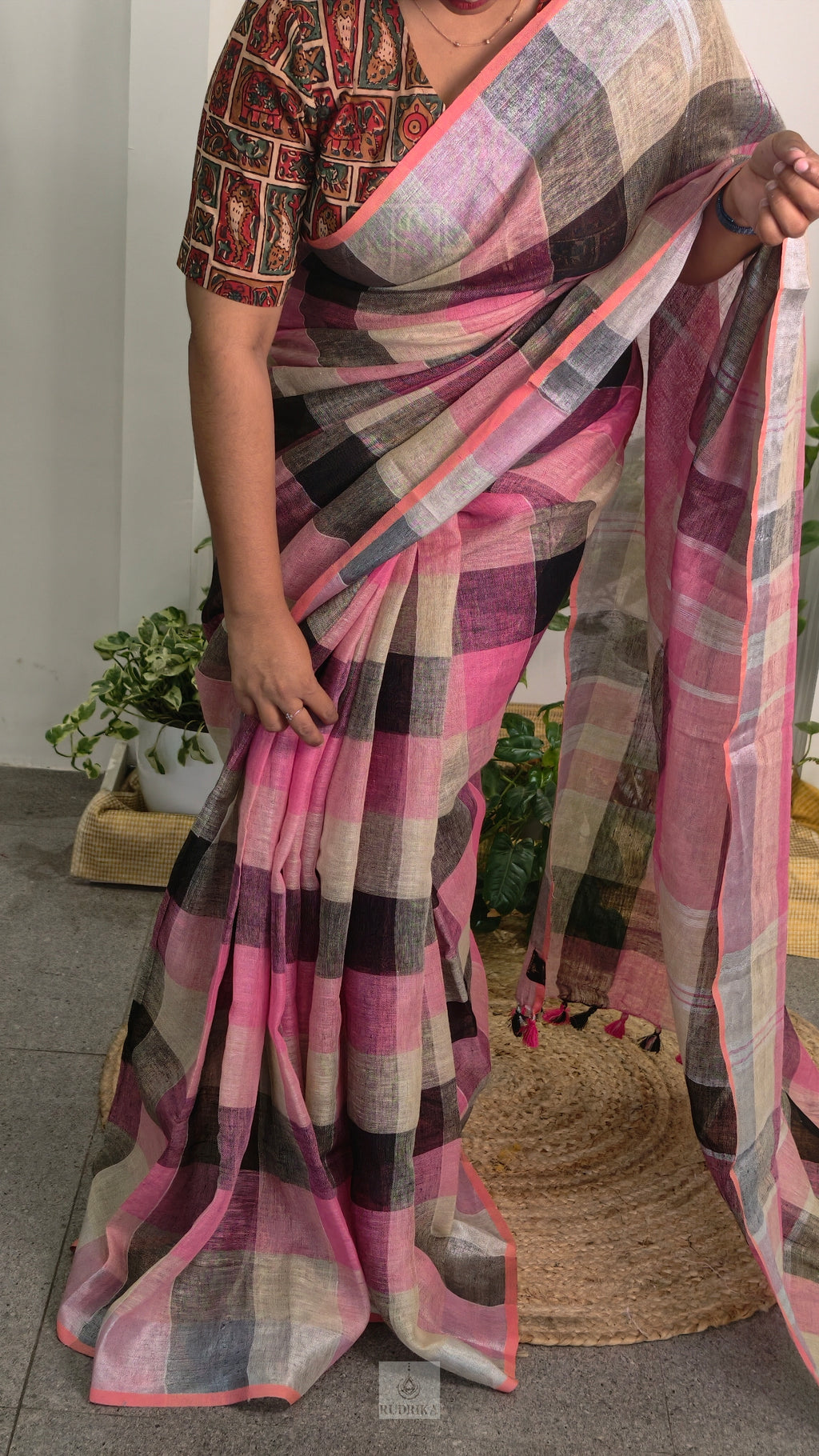 Linen saree - pink and black checks