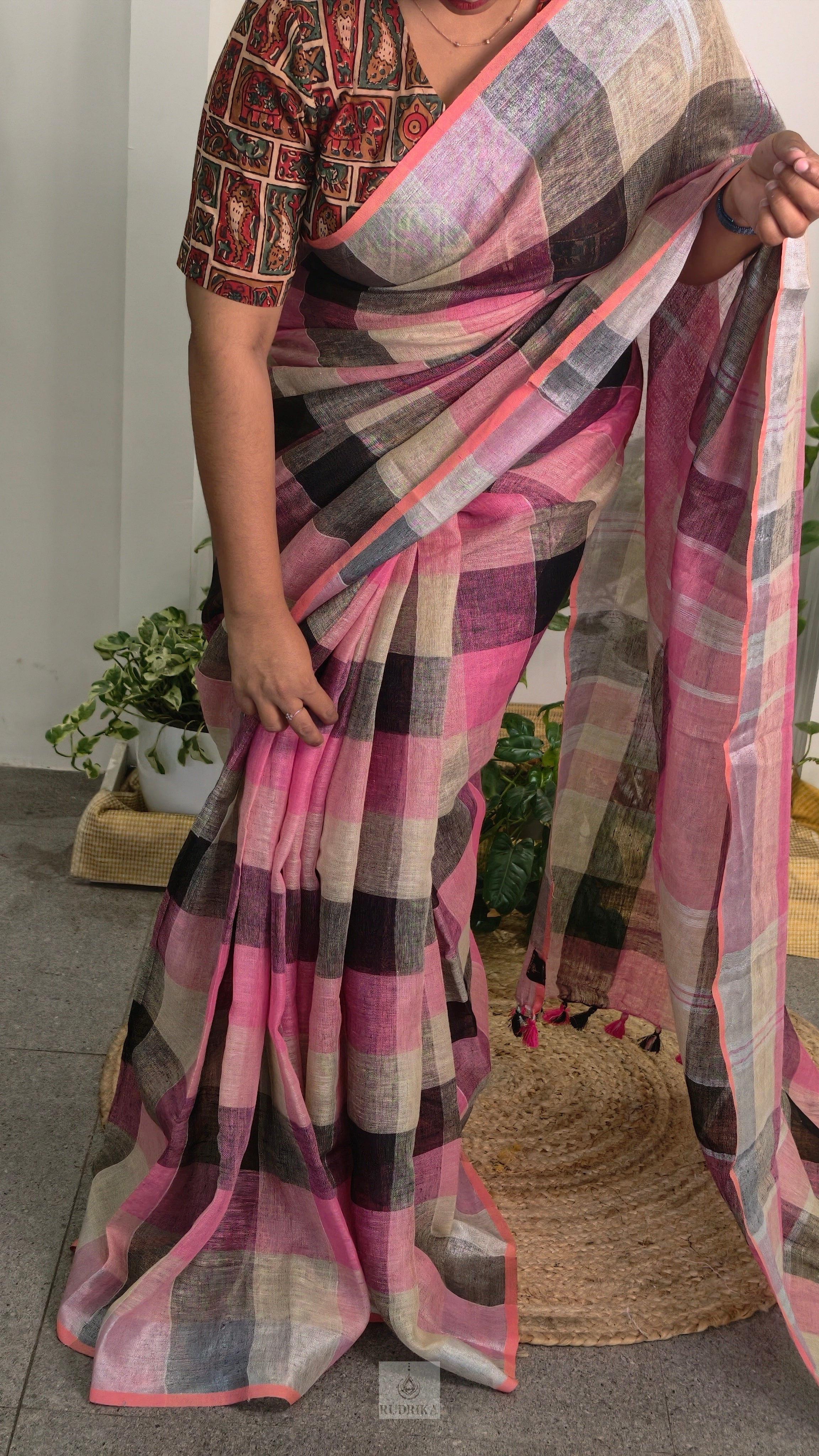 Linen saree - pink and black checks