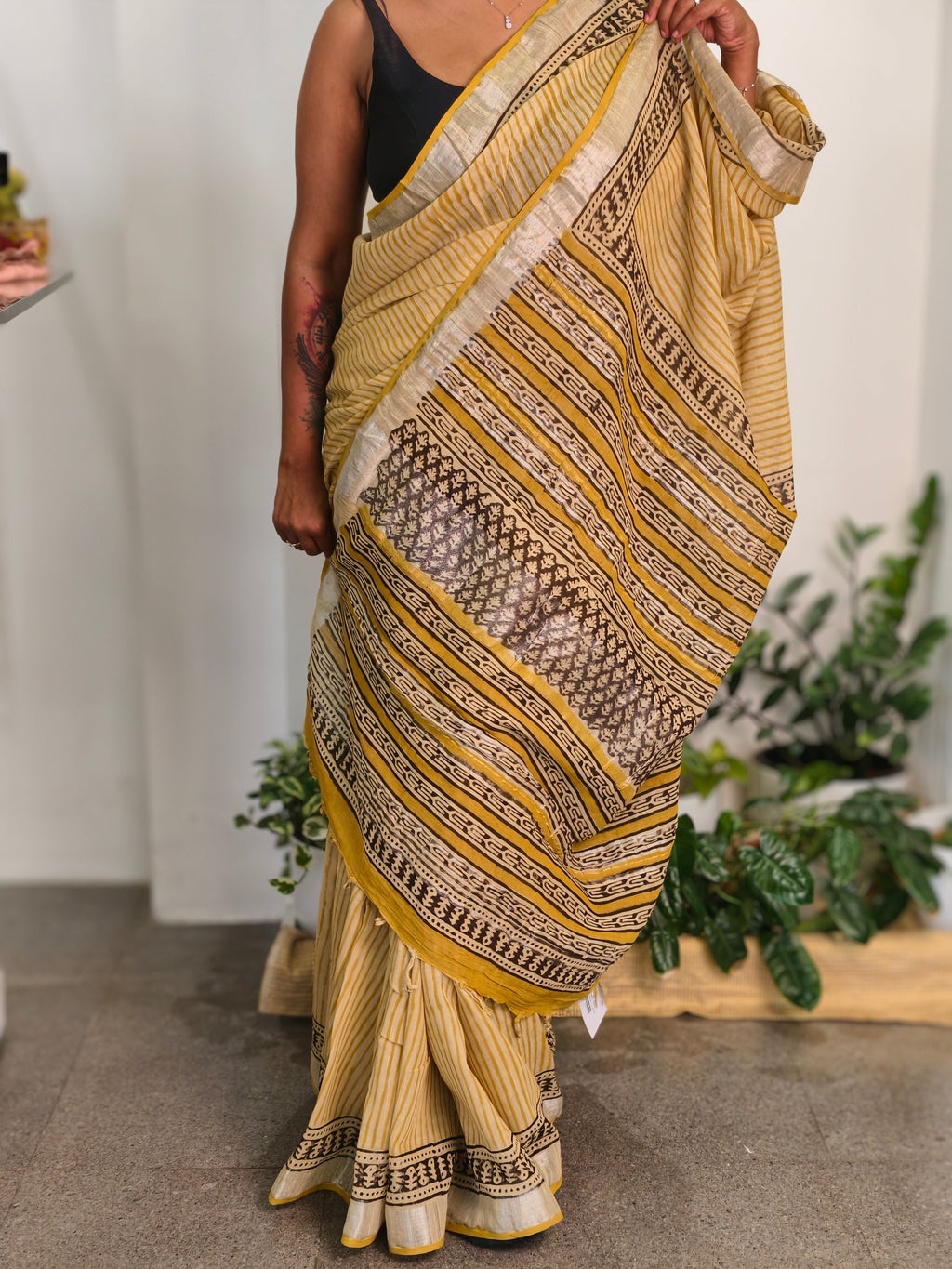 Linen Pattern Saree