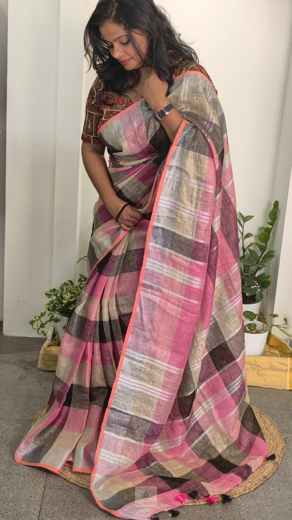 Linen saree - pink and black checks